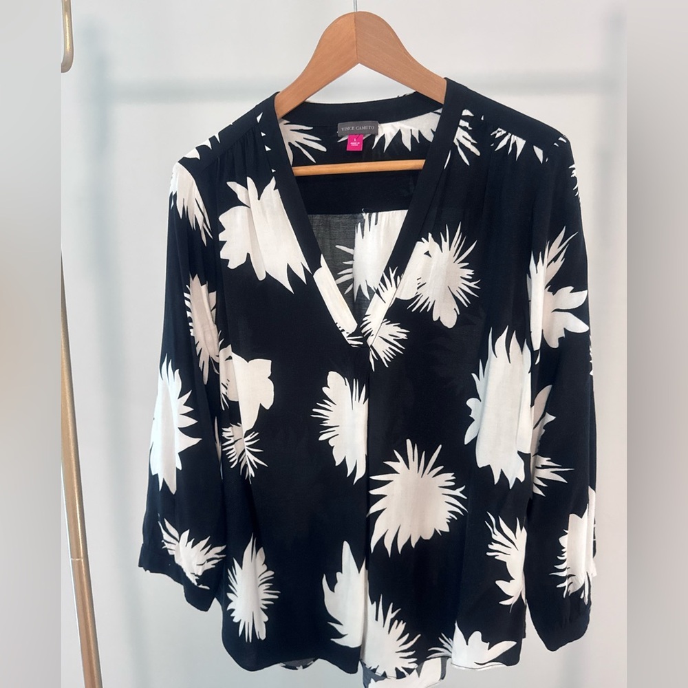 Vince Camuto Black and White Relaxed 3/4 Sleeve Blouse